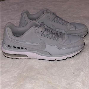 Men’s Nike AirMax Shoes sz 11